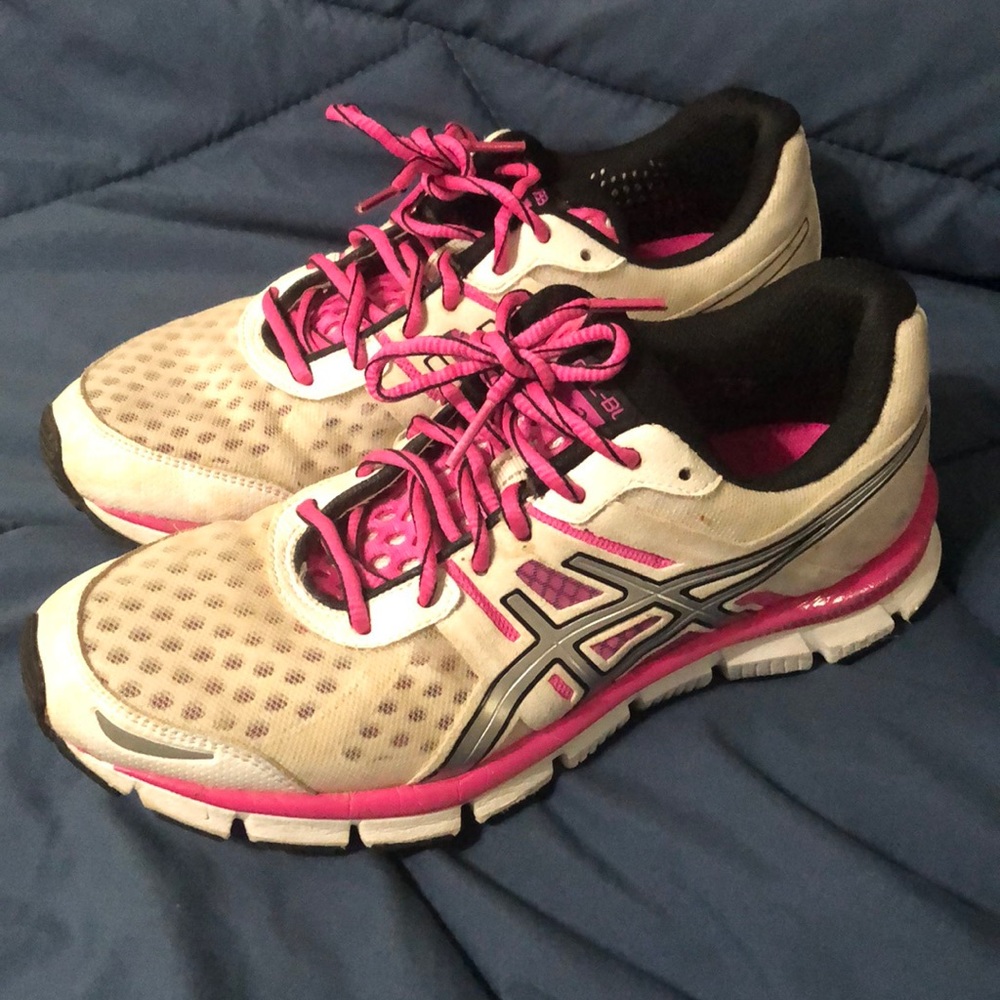 ASICS gel blur 33 tennis shoes